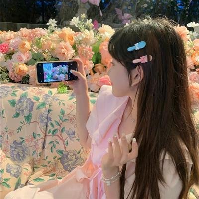 蔷薇色的布子封面